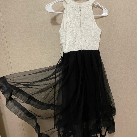 Dress - Picture 6 of 7